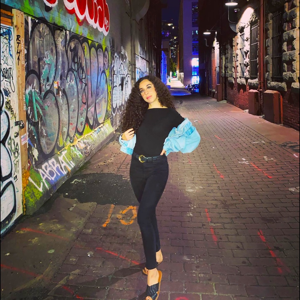 Meet your Posher, Andrea